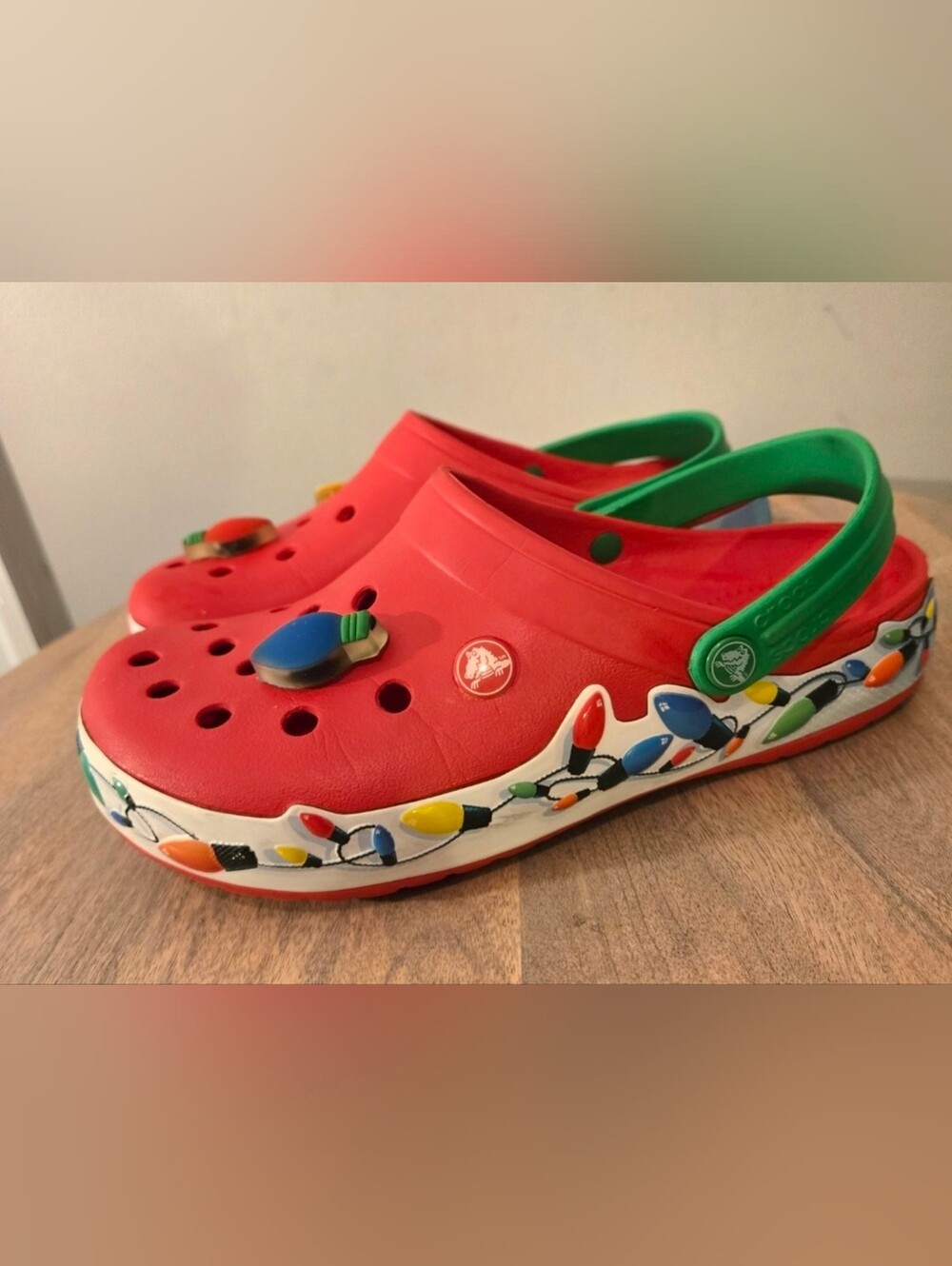 Crocs Christmas Holiday Lights Clogs Red Green Men’s 6 Women’s 8